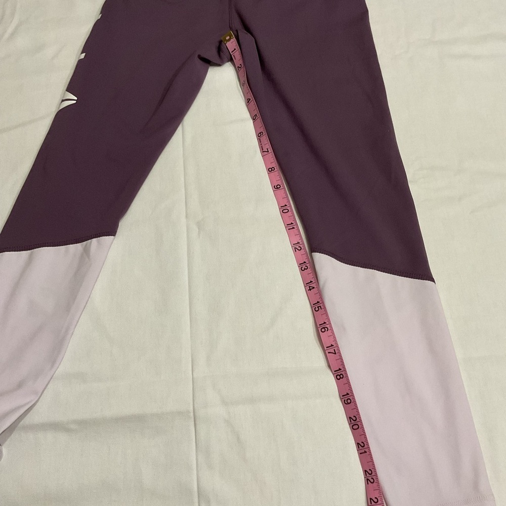 Reebok women’s Two-Tone Purple Leggings size extra small - Picture 7 of 9